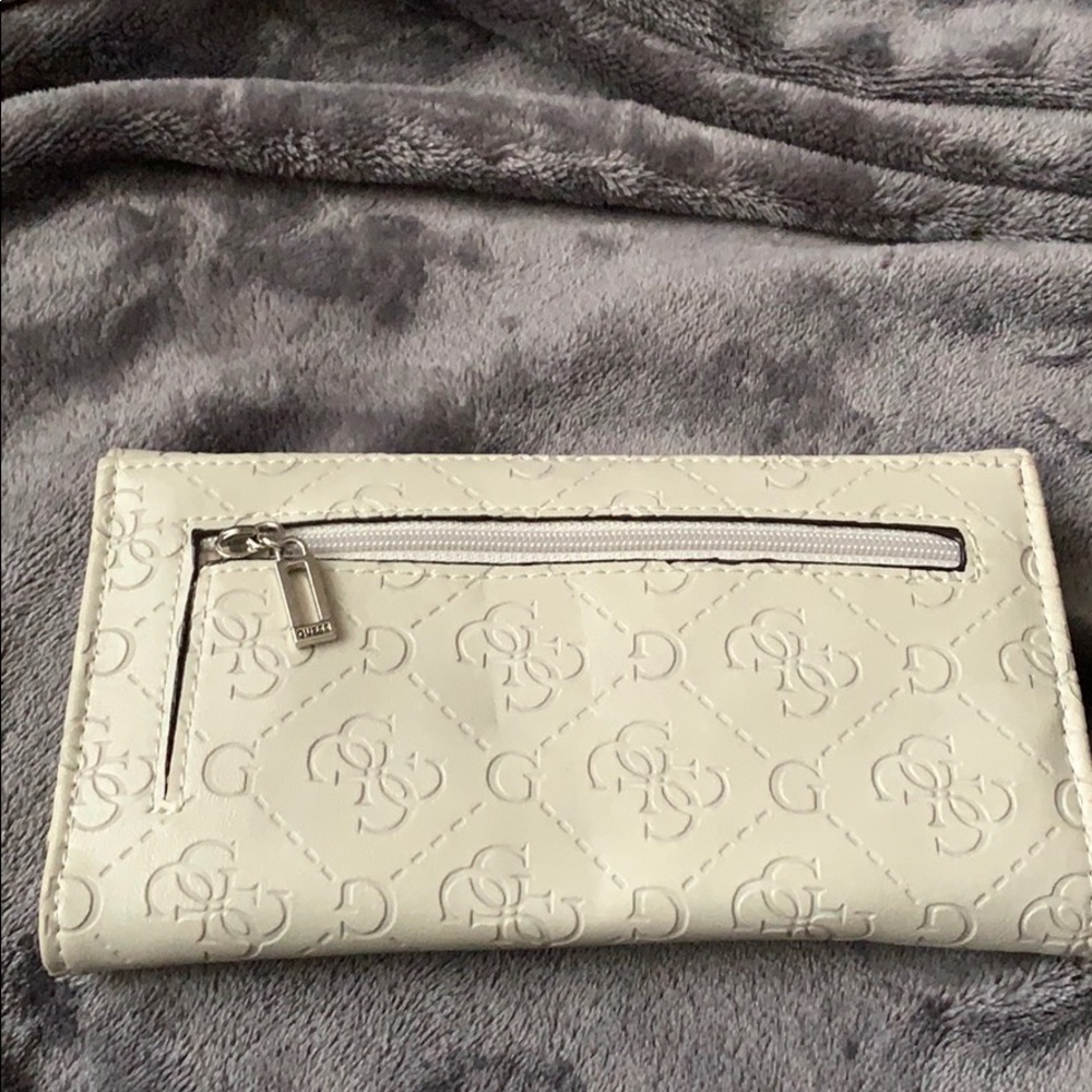 Guess (3) - Picture 2 of 5